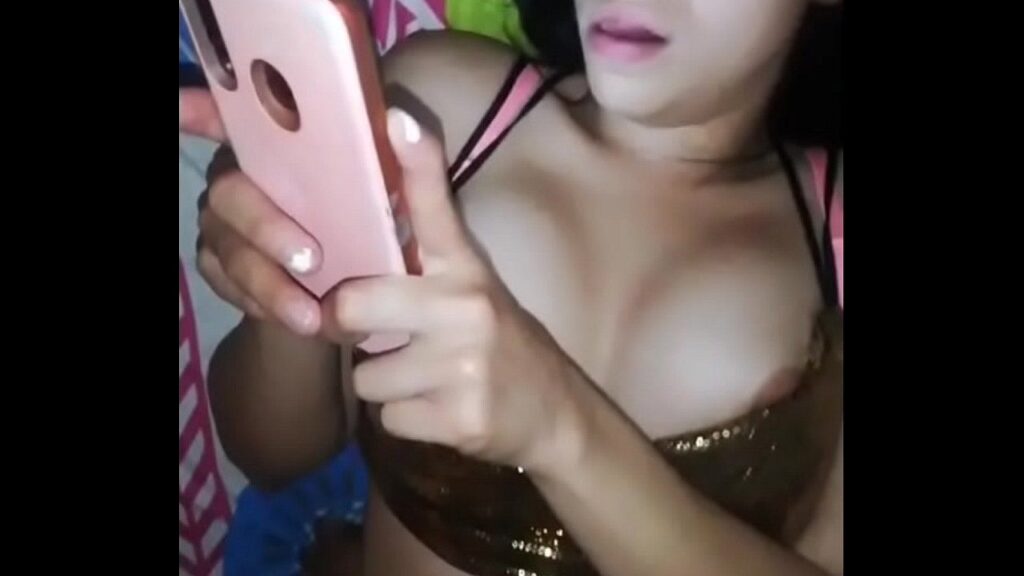 Exitada y aburrida