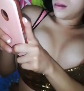 Exitada y aburrida
