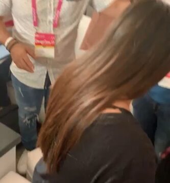 Se masturba en publico por una promoción