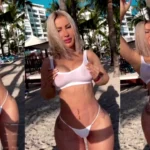 Alexandra MVP en la playa en bikini
