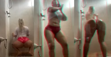 Andrea Osorio bailando en el baño