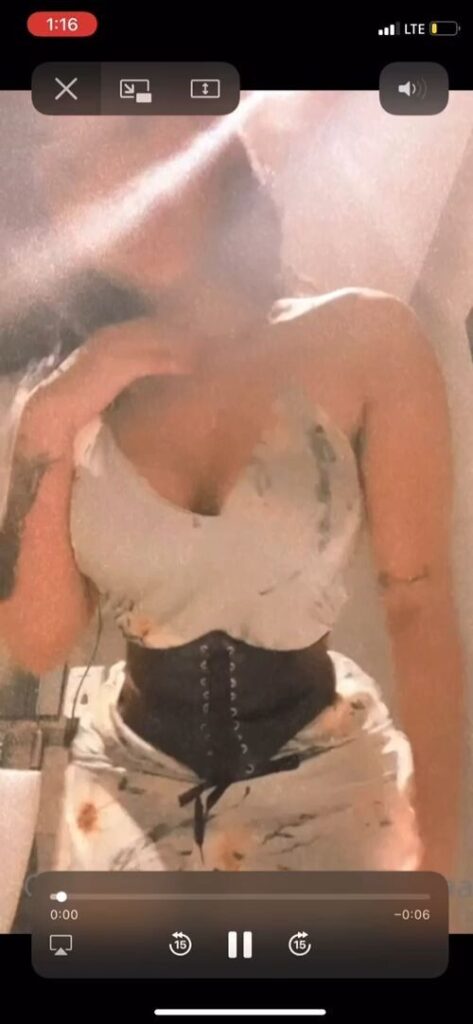 Chantal Medina mostrando el culo
