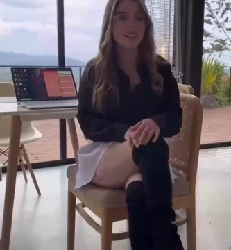 Dani Ortiz es follada por su cliente