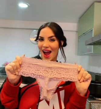 Kimberly Loaiza pack desnuda