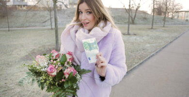 Las flores no pueden competir con el dinero en el sexo.