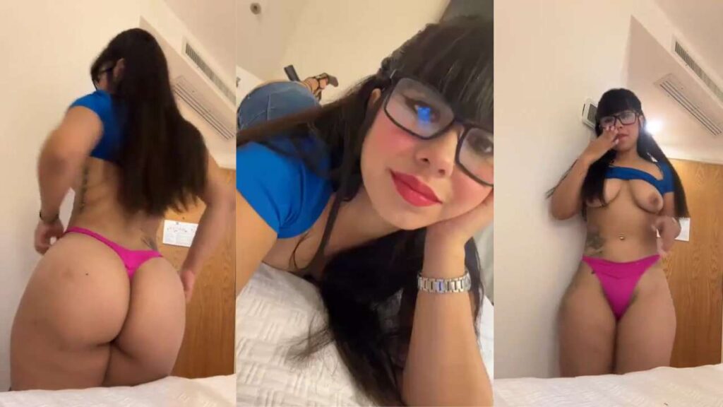 Roberta Franco masturbandose para sus fans
