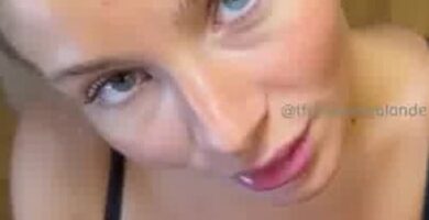Thatyoungblonde chupa y folla a su jefe POV
